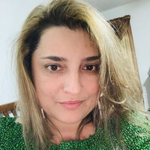 Meet your Posher, Claudia